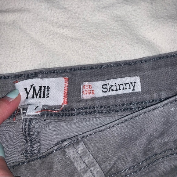 Mid Rise Skinny Jeans - Picture 2 of 4